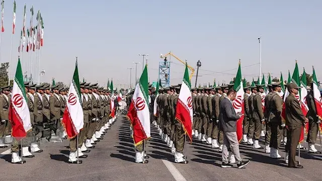 الحرس الثوري: مقتل جنود أمريكيين جراء استهداف مركز قيادة العمليات الأمريكية بسوريا