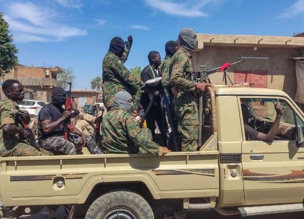 السودان: مقتل 4 مدنيين بينهم ط...
