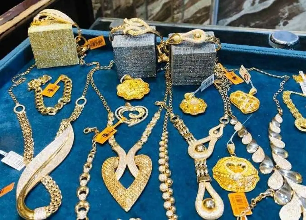 عيار 21 يتراجع 20 جنيهًا للبيع...