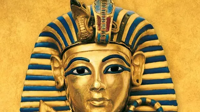 لماذا لقب توت عنخ آمون بـ"الفر...