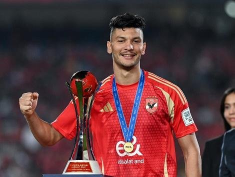 الأهلي يرجئ صفقته الأجنبية لحي...