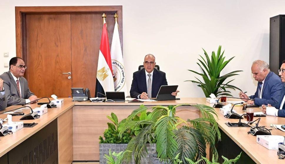 وزير الري يوجه بتسريع تنفيذ ال...