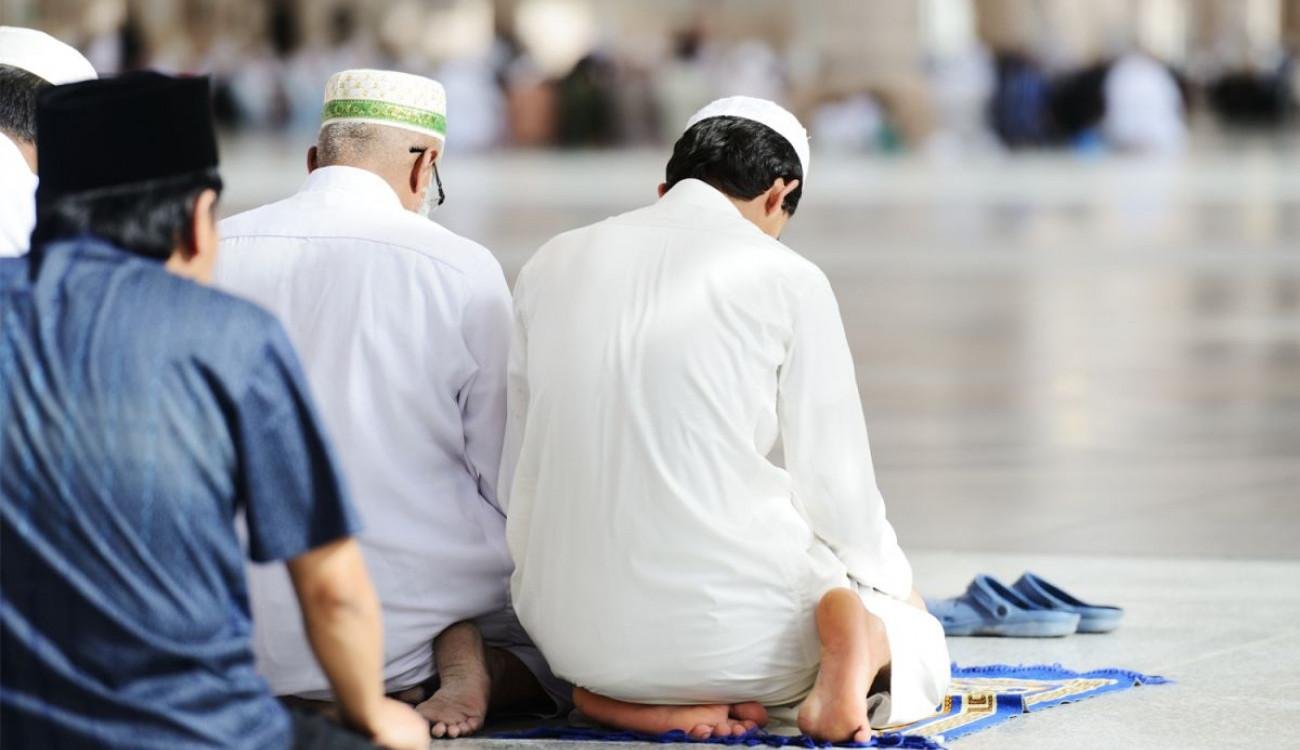 من دخل أثناء خطبة الجمعة ولم يصل تحية المسجد.. هل عليه إثم؟