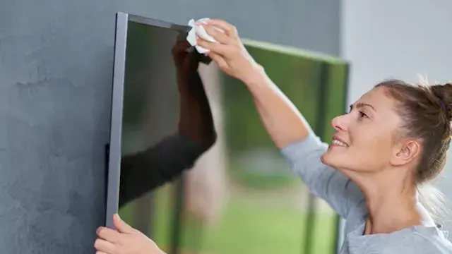 مناديل ومنظفات قد تدمرها.. أخط...