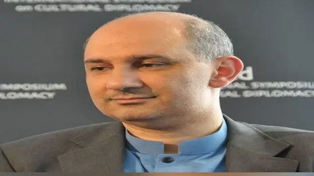 «فلسفة الجنون».. في عيون المرض...