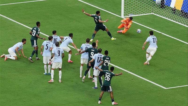 رئيس الاتحاد السعودي: لا نخشى...