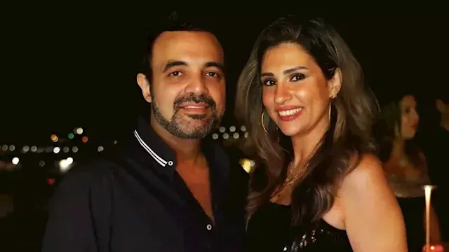 بالفيديو.. عمرو محمود ياسين وزوجته آيات أباظة يحتفلان بخطوبة ابنتهما عالية