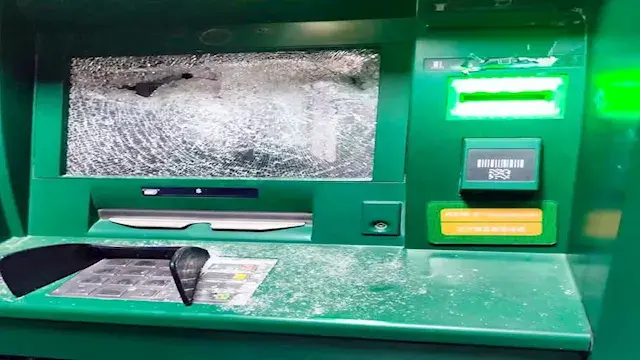 "رحمتهم من السفر فحطمها مهزوز...