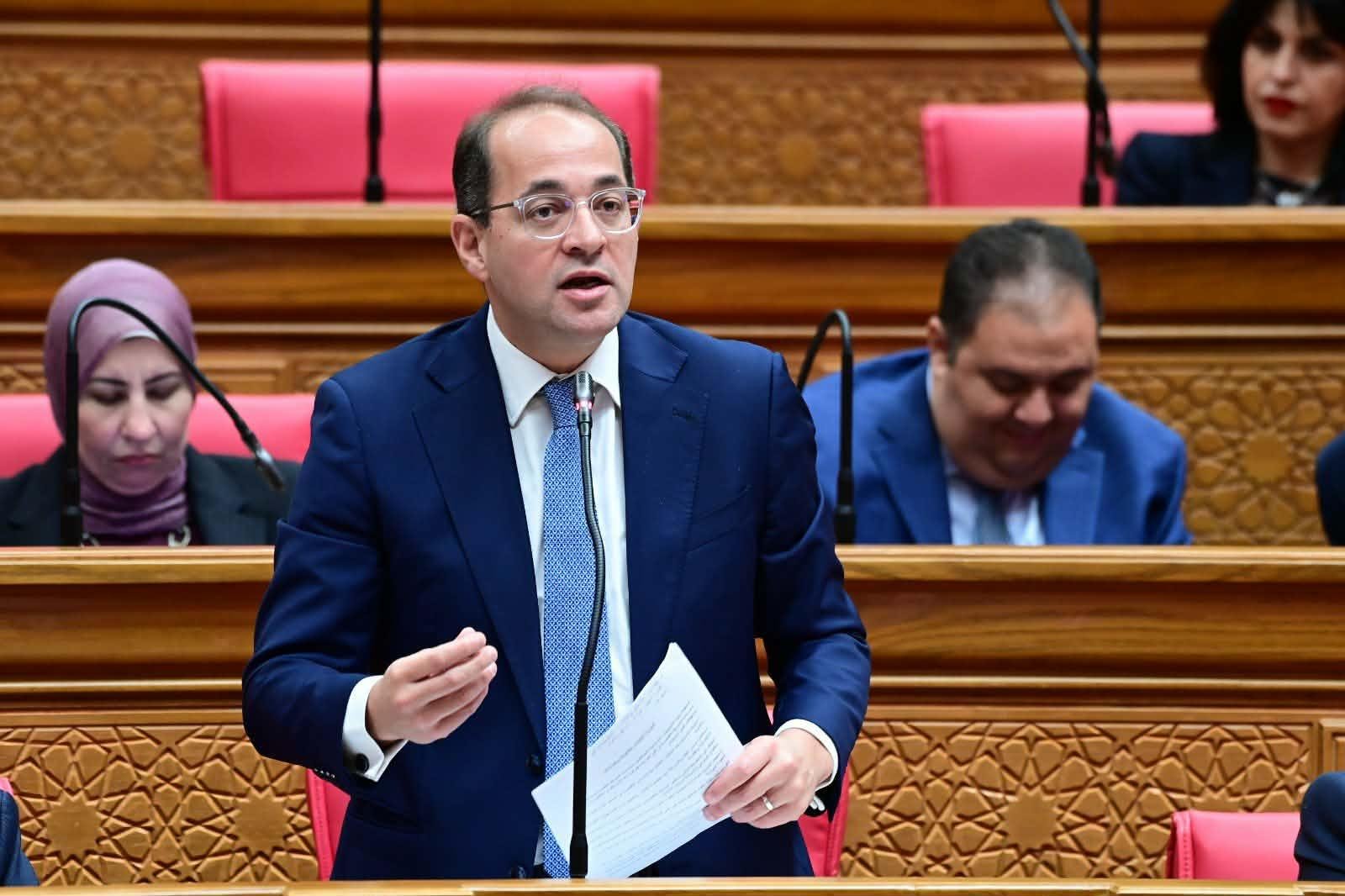 وزير المالية: لا مساس بمستحقات...