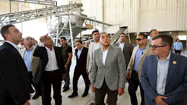 رئيس الوزراء يفتتح مصنع للأسمد...