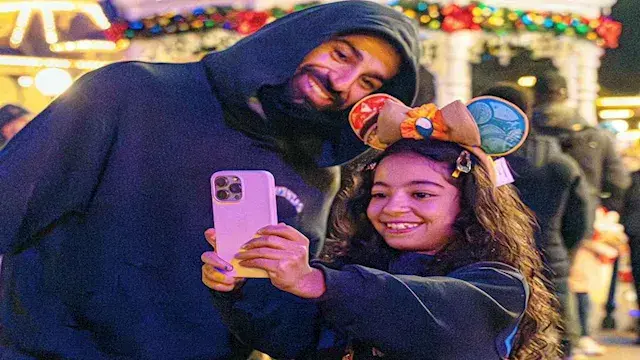 بصور جديدة.. محمد صلاح يحتفل بعيد ميلاد مكة