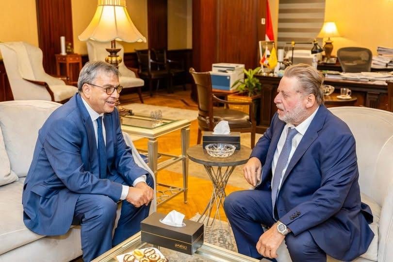محافظ البنك المركزي المصري يبح...