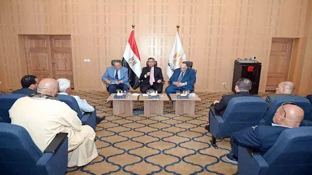 التموين تبحث تطوير منظومة الخب...
