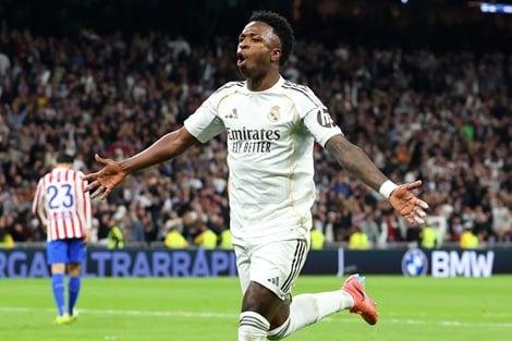 ريال مدريد يعلن تمديد عقد فيني...
