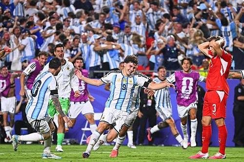 الأرجنتين تفوز على سويسرا وتتأ...