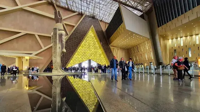 "الهرم الرابع".. التايمز البريطانية تصف المتحف المصري الكبير بإحدى عجائب الدنيا الجديدة