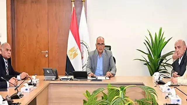 وزير الري يوجّه بالتوسع في "ال...