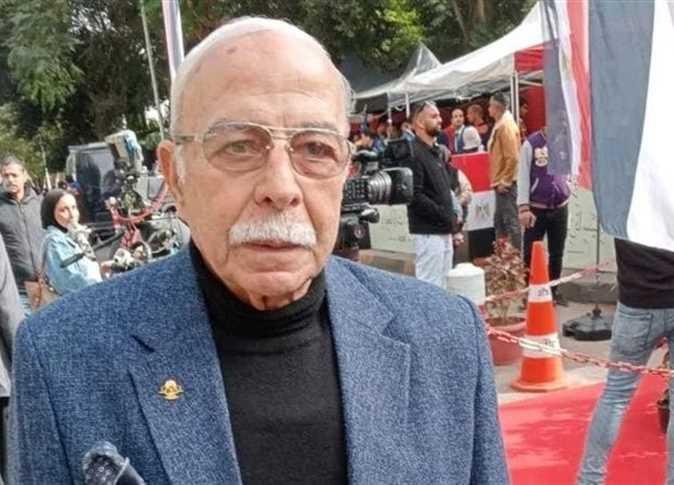 كمال درويش: الأزمات قدر الزمال...
