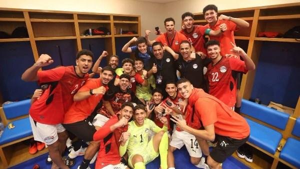 إعلامي يوجه رسالة بعد معسكر منتخب مصر: «بلاش نخبي التراب تحت السجادة»