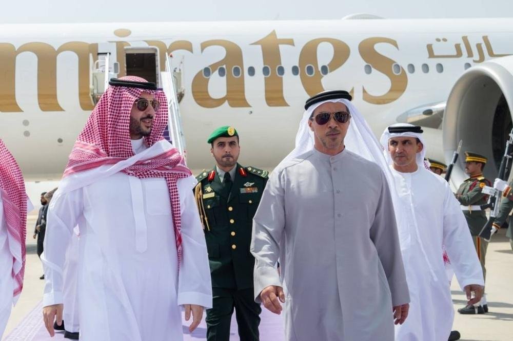 وزير الدفاع يستقبل نائب رئيس الإمارات ويبحثان تعزيز العلاقات