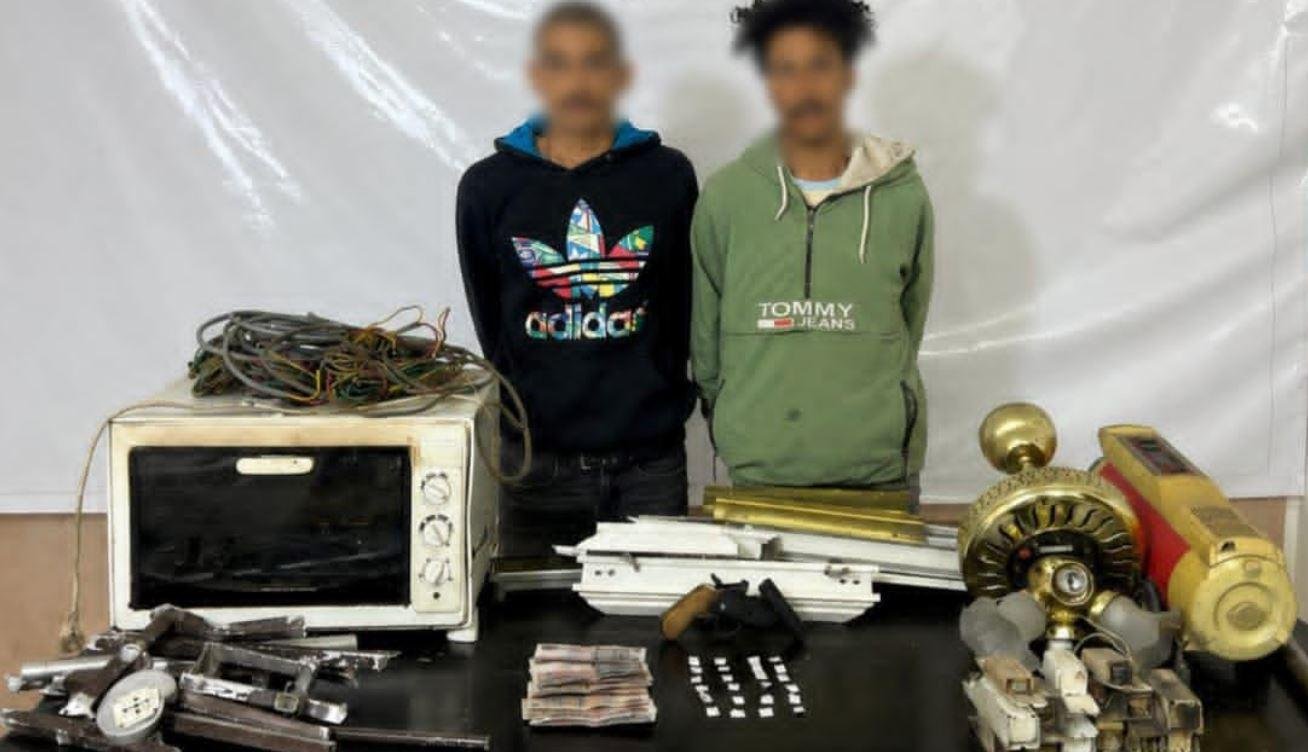 سقوط متهمين بسرقة محال خردة بح...