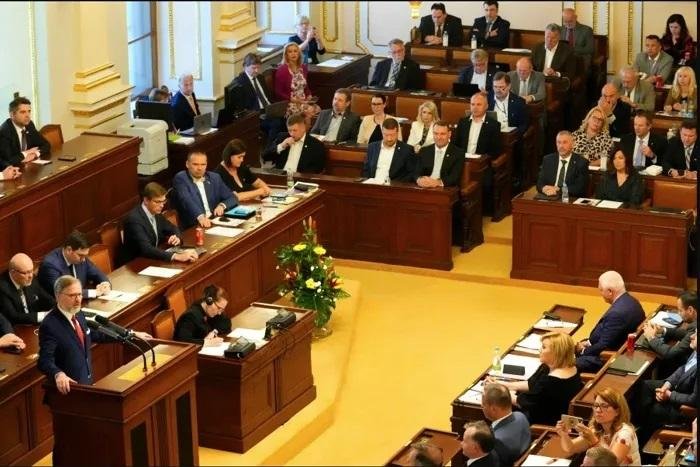 الحكومة التشيكية تناقش زيادة م...