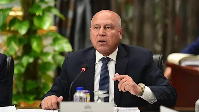 وزير النقل يرد على انتقادات ال...