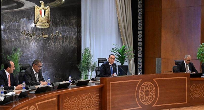 مدبولي مهنئا المنتخب بأول فوز...