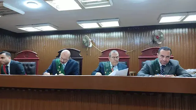 تأجيل محاكمة "أباطرة الكيف" في...