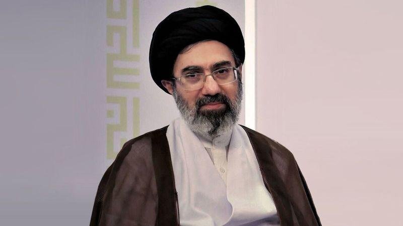 مجتبى خامنئي برسالة إلى طلاب: تجهزوا بالعلم وأسهموا بتعزيز قوة إيران واقتدارها