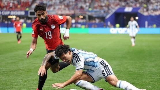 صحيفة أرجنينية: كنا نستحق ركلة...
