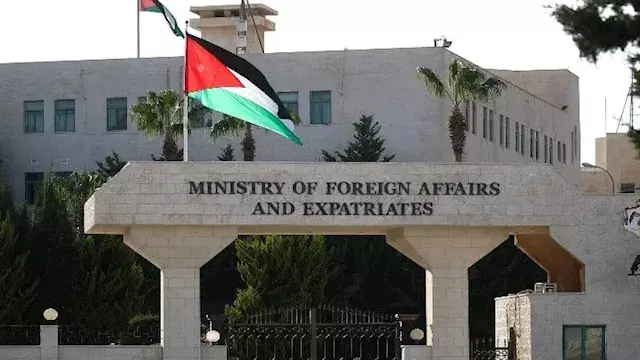 الخارجية الأردنية تستدعي القائ...