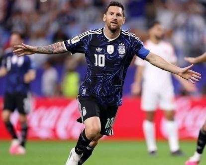 ميسي يتصدر.. تعرف على ترتيب هد...