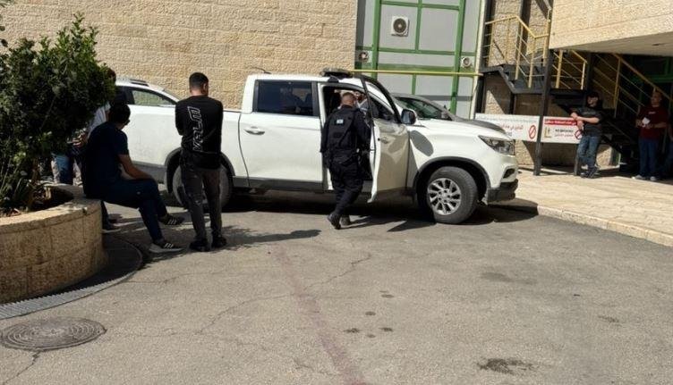 قوات إسرائيلية تقتحم مستشفى في...