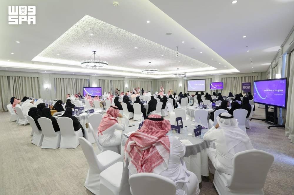 تطوير المعلمين لتعزيز رعاية الموهوبين