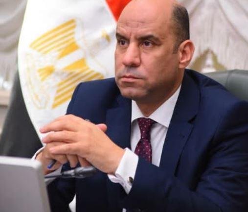 وزارة العمل: أبوابنا مفتوحة أم...