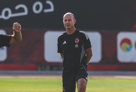 الأهلي يقترب من حسم ملف المدير...