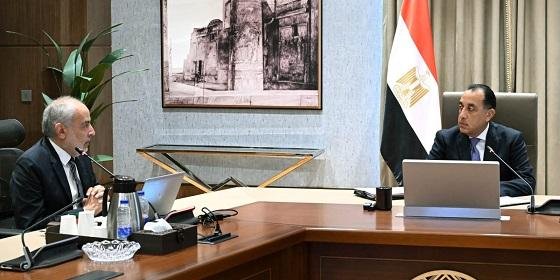 مدبولي: حريصون على الارتقاء با...