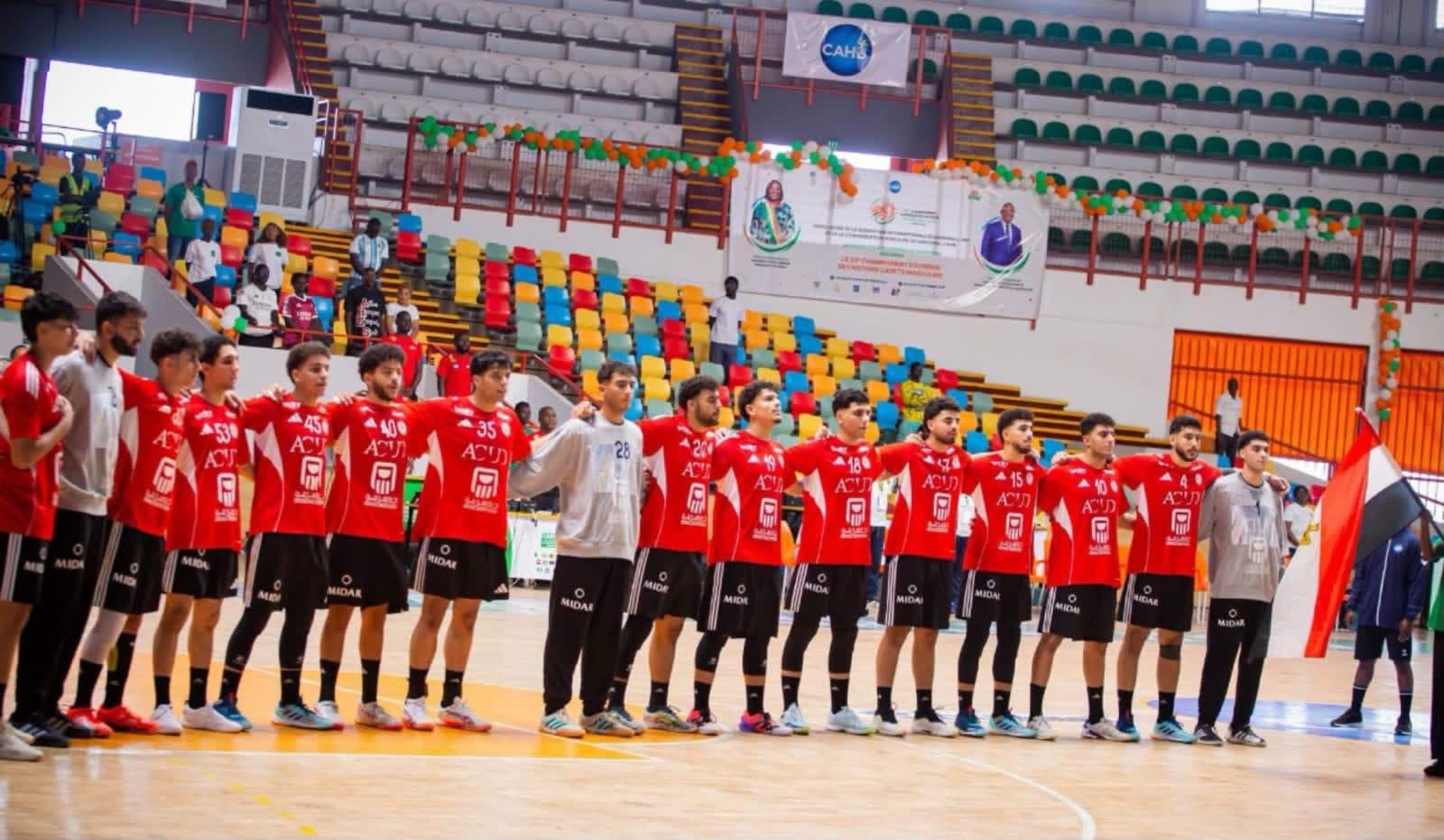 وزير الرياضة يهنئ منتخب الناشئ...