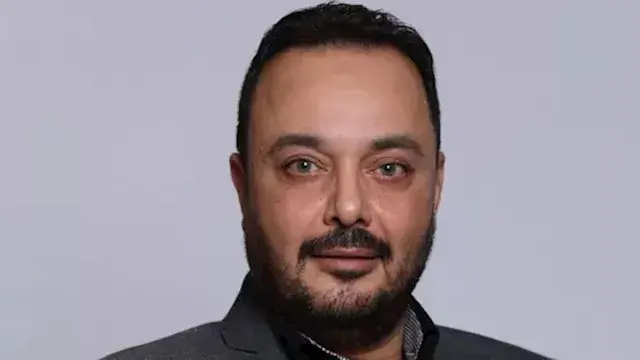 سامح صفوت يثير الجدل برسالة من...