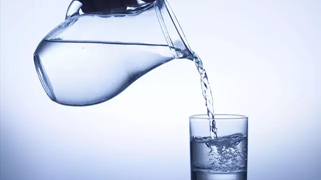 هل شرب الماء فور الاستيقاظ من...