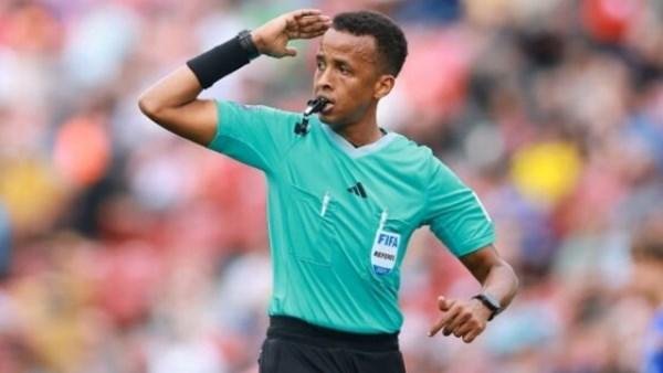 فيفا يدفع 40 ألف دولار للحكم الصومالي عمر أرتان بعد منعه من دخول أمريكا