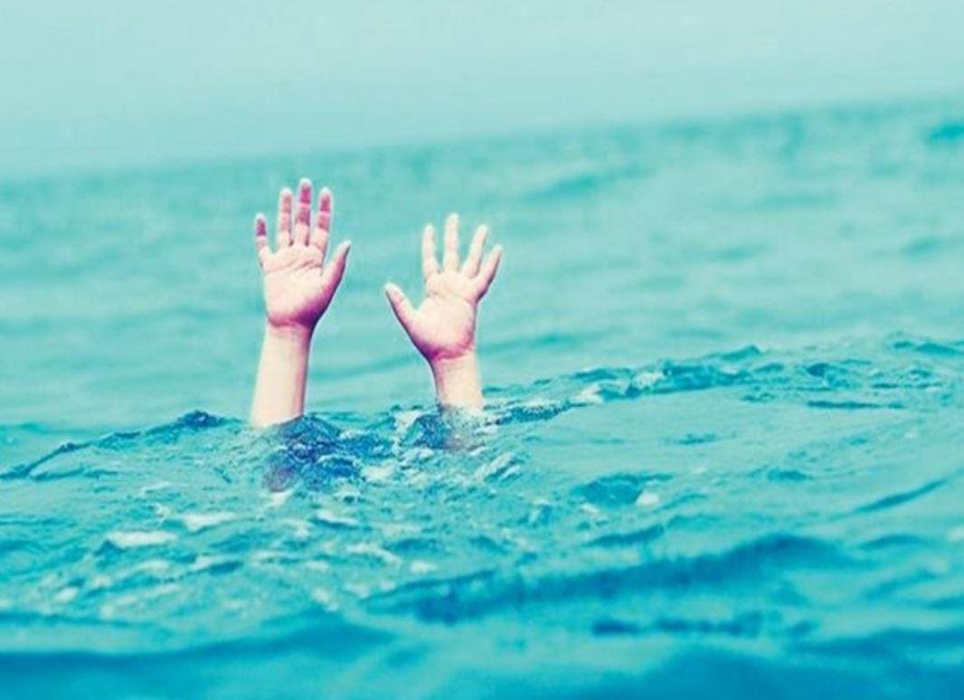 مصرع طفلين شقيقين غرقا أثناء ا...