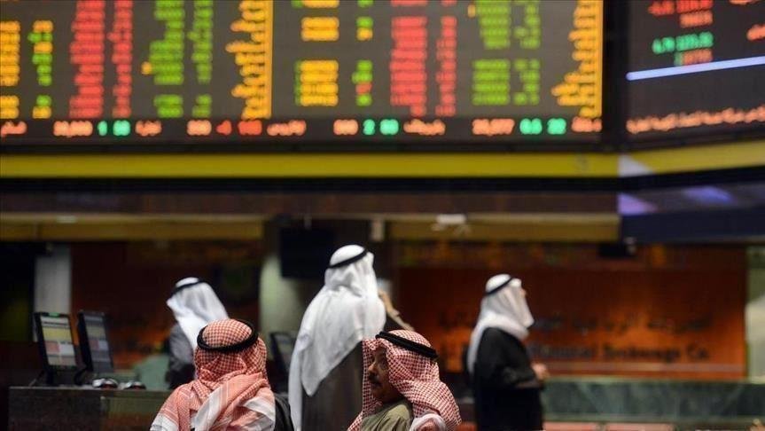 اللون الأحمر يسيطر على أغلب ال...