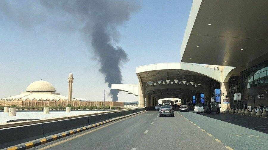 الخطوط السعودية: الاعتداء على مطار الملك خالد أودى بحياة أحد موظفينا