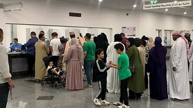 صور.. إقبال كثيف على مونوريل ش...