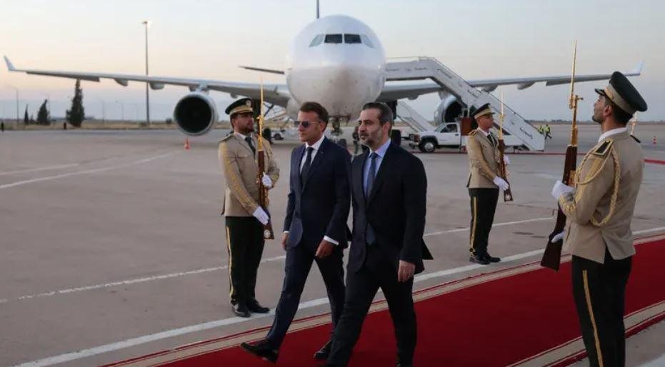 مع زيارة ماكرون.. فرنسا تعيد 2...