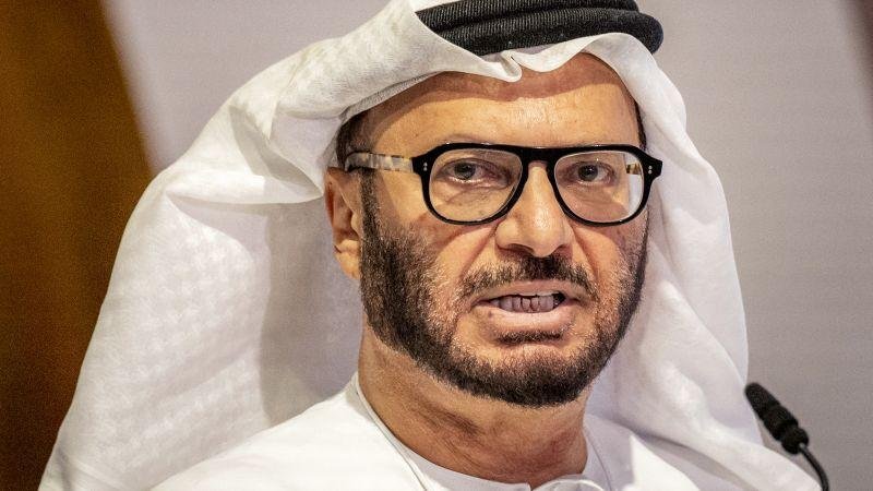 "تغيب عن العديد من القادة حتى اليوم".. قرقاش يشيد بـ"بديهية استراتيجية" لدى السادات في "حرب أكتوبر"
