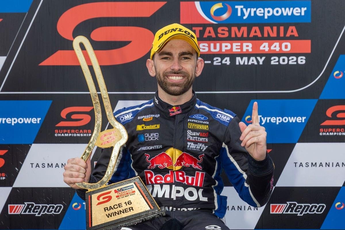 Supercars Gold Coast: Broc Feeney converts Race 2 pole to win after Saturday defeat