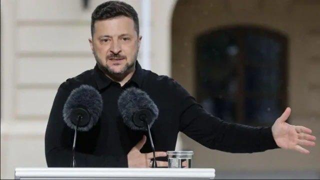 زيلينسكي يعلن أنه سيلتقي مع بو...